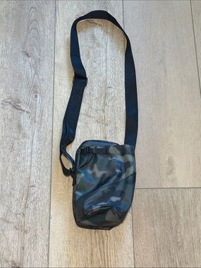 Corkcicle Gray Camo Crossbody Water Bottle Sling Bag